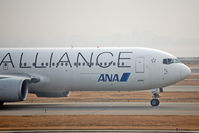 JA614A @ KIX - Star Alliance livery (ANA) - by Micha Lueck