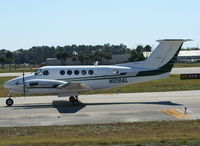 N108AL @ DAB - Beech 200