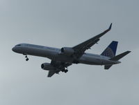 N14106 @ MCO - Continental