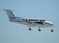 N410RE @ DAB - Beech 200