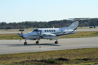 N504CE @ DAB - B200