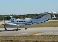 N504CE @ DAB - B-200