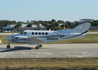 N504CE @ DAB - Beech 200