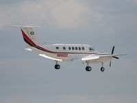 N888DC @ DAB - B200