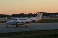 N924AC @ DAB - B200