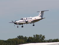 N84CA @ PTK - B200