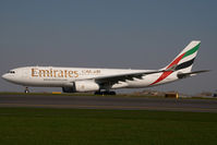 A6-EAC @ VIE - Emirates Airbus A330-200 - by Yakfreak - VAP