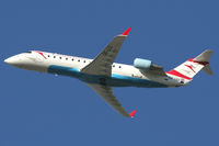 OE-LCI @ VIE - Canadair Regional Jet CRJ200LR