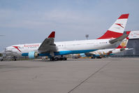 OE-LAP @ VIE - Austrian Airlines Airbus 330 in storage without engines - by Yakfreak - VAP
