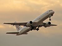 N549AX @ KLAS - Omni Air International / Boeing 757-23A