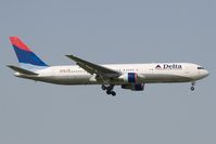 N181DN @ VIE - Delta Airlines B767-300