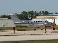 N240CT @ LAL - B200
