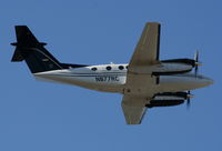 N877RC @ LAL - B200