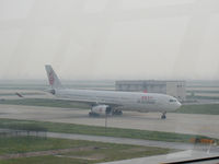 B-HTI @ ZSPD - Dragonair Airbus A321-231 arriving Shanghai Pudong International - by Ken Wang