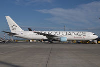 OE-LAZ @ VIE - Austrian Airliens Boeing 767-300 in Star Alliance colors - by Yakfreak - VAP