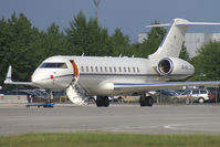 OE-IGS @ VIE - Tyrolean Jet Services Bombardier Globalexpress - by Thomas Ramgraber-VAP