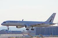 TC-SNB @ VIE - Sunn Express Boeing 757-28A - by Dieter Klammer