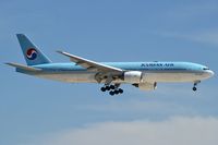 HL7574 @ KLAS - Korean Air / Boeing 777-2B5 (ER)