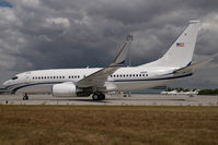 N90R @ VIE - Boeing 737-700 - by Yakfreak - VAP