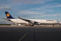 D-AIGT @ VIE - Lufthansa Airbus 340-300 - by Yakfreak - VAP