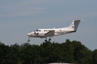 N682DR @ PTK - B200