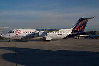 OO-DWI @ VIE - Brussels Airlines Bae146 - by Yakfreak - VAP