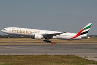 A6-EBX @ VIE - Emirates Boeing 777-300 - by Yakfreak - VAP