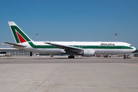 EI-CRO @ MXP - Alitalia Boeing 767-300 - by Yakfreak - VAP