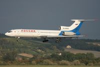 RA-85658 @ VIE - Rossiya TU-154 - by Luigi