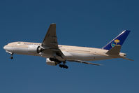 HZ-AKA @ VIE - Saudia Boeing 777-200 - by Yakfreak - VAP