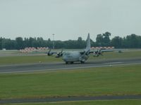 164597 @ FFD - Royal International Air Tattoo 2005 - by Steve Staunton