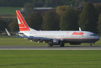 OE-LNT @ LOWI - landing RWY08 - by Wolfgang Kronfuss
