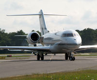 N205EL @ FRG - 700 Taxiing to Atlantic - by Stephen Amiaga