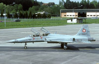 J-3207 @ LSME - This Tiger taxies back to the apron after a local training flight. It carries the FlSt 1 badge on the nose.