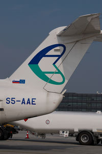 S5-AAE @ VIE - Adria Airways regionaljet - by Yakfreak - VAP
