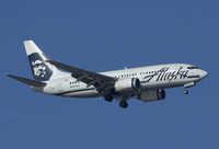 N647AS @ SNA - Alaska B737-790 on short final - by Mike Khansa