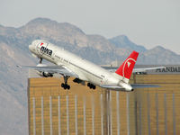 N553NW @ KLAS - Northwest Airlines / 2001 Boeing 757-251 - by Brad Campbell