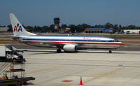 N925AN @ SNA - American 737 taxis at John Wayne Airport - by Ken Freeze