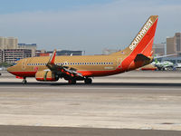 N766SW @ KLAS - Southwest Airlines / 2000 Boeing 737-7H4 - by Brad Campbell