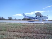N646DW @ 3AU - Landing at Augusta - by rob christeson