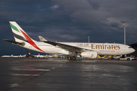 A6-EAK @ VIE - Emirates Airbus A330-200 - by Yakfreak - VAP