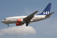 LN-RPU @ EGLL - Scandinavian Airlines 737-600 - by Andy Graf-VAP
