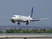 N72405 @ KLAS - Continental Airlines / 2001 Boeing 737-924 - by Brad Campbell