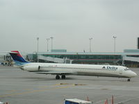 N901DE @ CYYZ - Delta airlines MD-88 just arrived at Toronto Pearson Airport - by Ken Wang