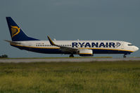 EI-DHE @ MLA - Ryanair Boeing 737-800 - by Yakfreak - VAP
