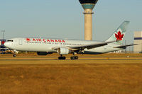 C-FMWU @ YYZ - Landing on RWY33L. - by topgun3