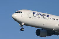 4X-EAJ @ EBBR - arrival of flight LY331 to rwy 25L - by Daniel Vanderauwera