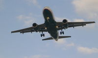N821AW @ SAN - America West buzzing Laurel Street