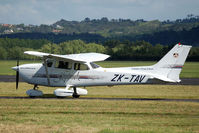 ZK-TAV @ NZAR - At Ardmore - by Micha Lueck