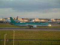 EI-CPF @ EGLL - Taken at Heathrow Airport March 2005 - by Steve Staunton